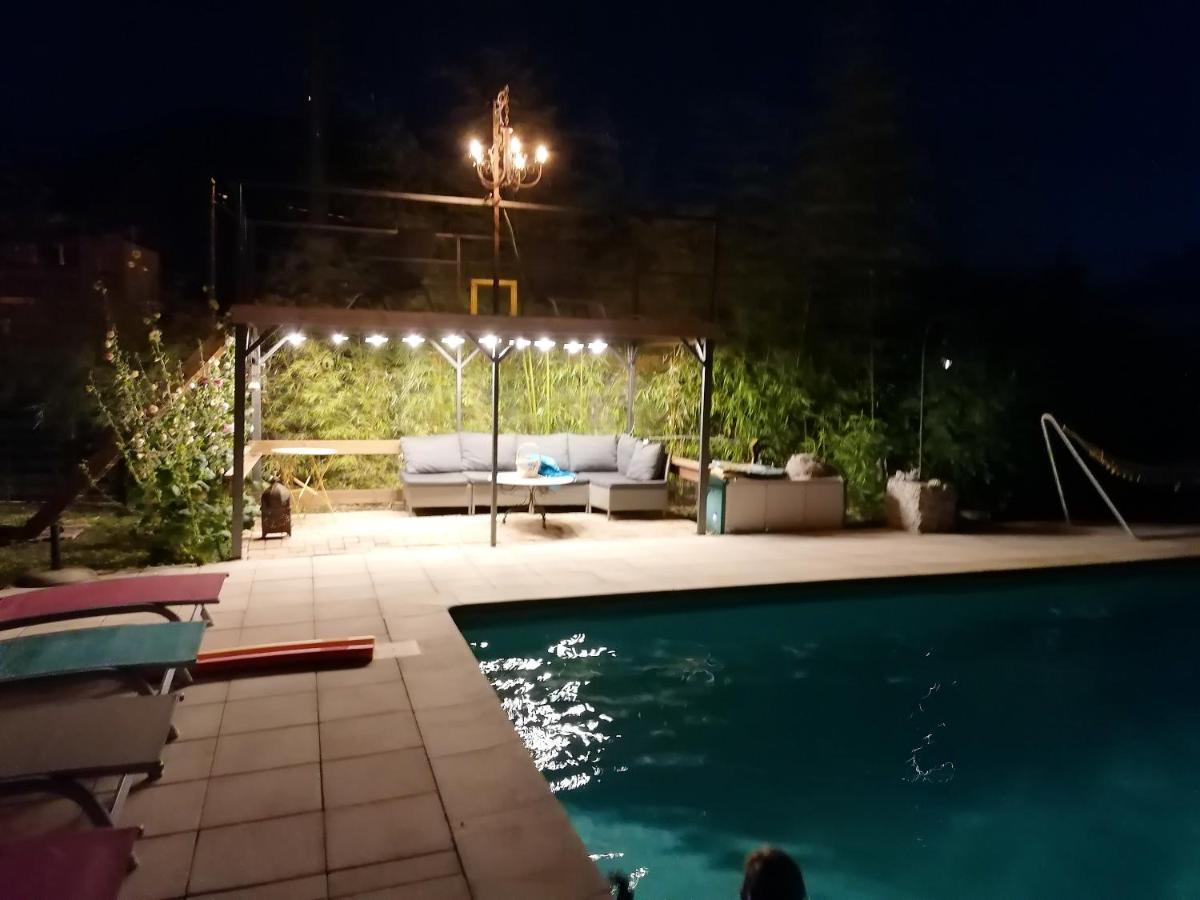 Appartement Lumineux A Voreppe Avec Piscine Exterior photo
